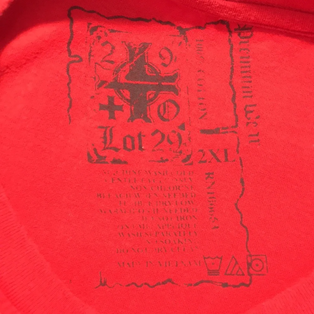 Lot 29, Men’s Size 2X Red Batman Graphic Tee